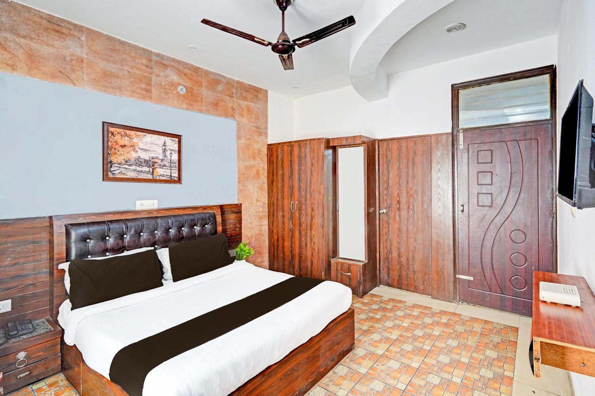 Super Hotel O Palm Dehradun Exterior photo